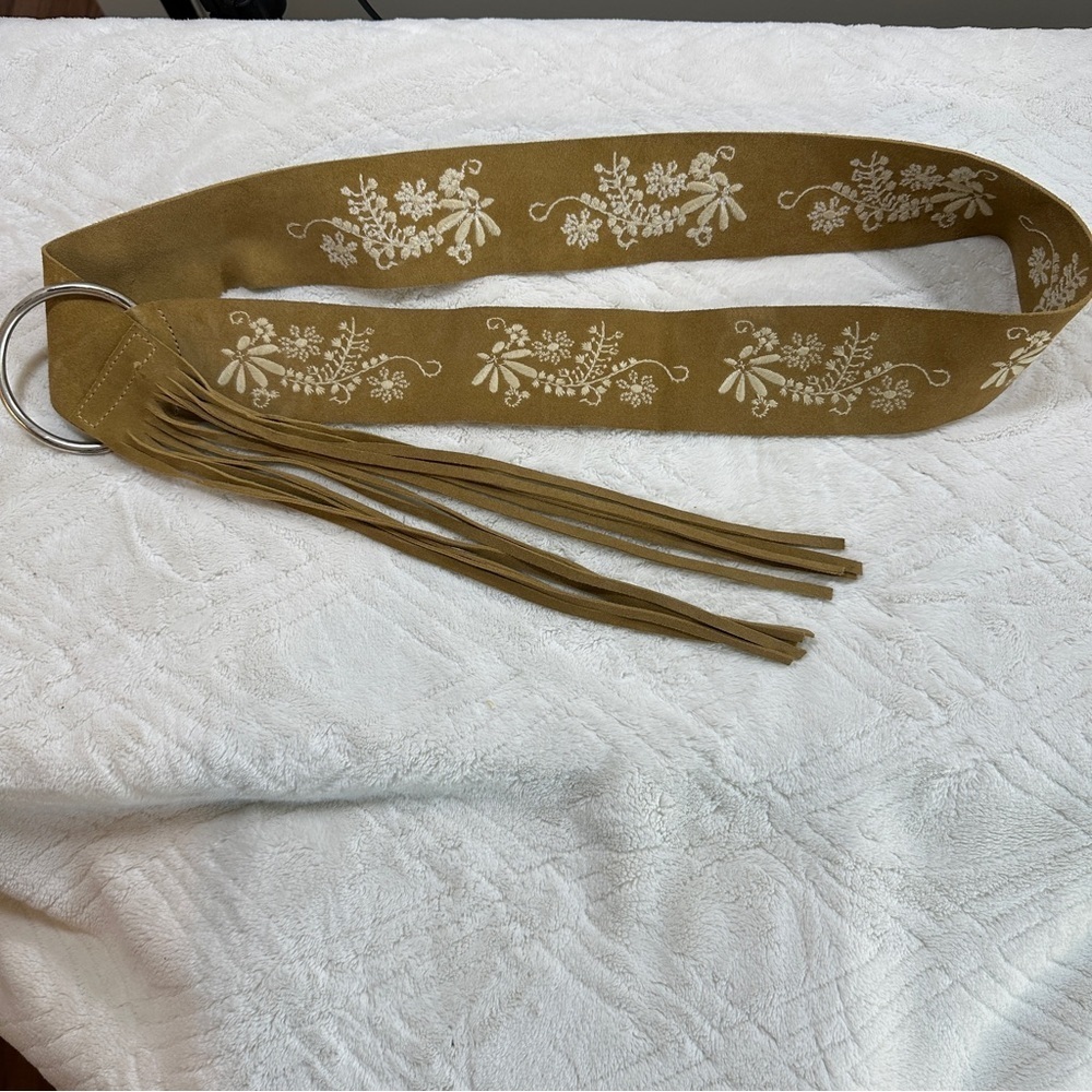 Vintage 80's Suede Leather Beige w Embroidered Cream Floral Belt Abercrombie & F